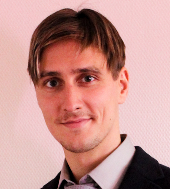 COMMUNICATORZ vadim-avatar COMMUNICATORZ ACADEMY